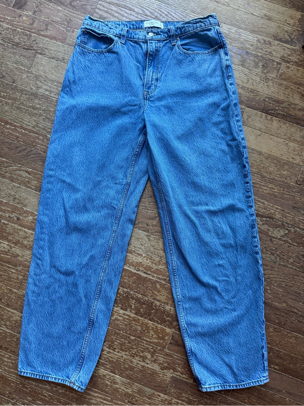 Abercrombie & Fitch Taper Jeans High Rise